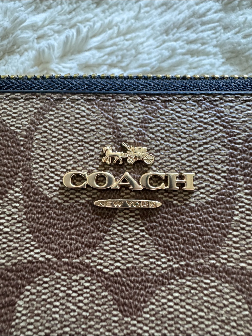 Coach Signature Long Zip Around Wallet NWT - Picture 5 of 11